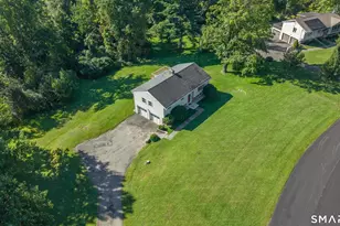 3 Holly Ln, Brookfield, CT 06804 - Photo 2