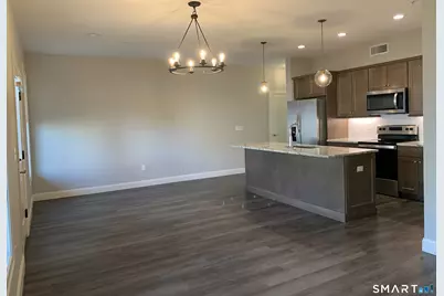 504 Edgewater Circle #C, East Hampton, CT 06424 - Photo 2