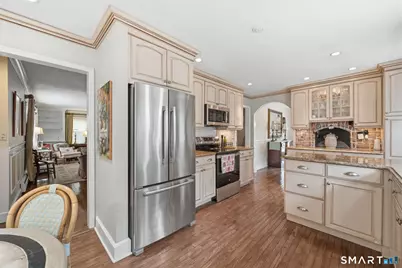 32 Crown Street, Trumbull, CT 06611 - Photo 18