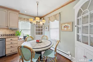 32 Crown St, Trumbull, CT 06611 - Photo 14