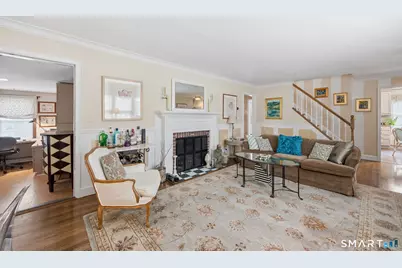 32 Crown Street, Trumbull, CT 06611 - Photo 8