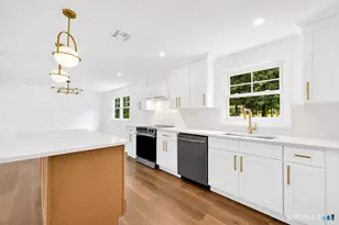 5 Butternut Dr, Bloomfield, CT 06002 - Photo 6
