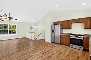 846A Vauxhall Street Ext., Waterford, CT 06385 - Photo 10