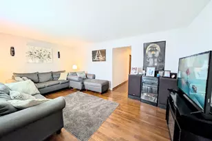 102 Lenox Ave, Bridgeport, CT 06605 - Photo 6