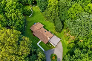 7 Sundance Dr, Greenwich, CT 06807 - Photo 2
