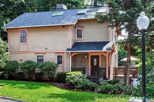 23 Blue Mountain Ridge, Norwalk, CT 06851 - Photo 2