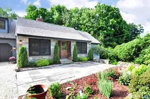 27 Sally Burr Rd, Litchfield, CT 06759 - Photo 2