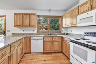 379 Waverly Rd, Shelton, CT 06484 - Photo 16