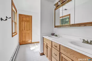 379 Waverly Rd, Shelton, CT 06484 - Photo 32