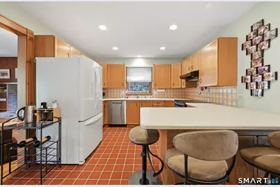 2 Ward Drive, Danbury, CT 06810 - Photo 8