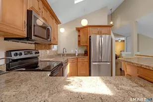 90 Bell St, Manchester, CT 06040 - Photo 6