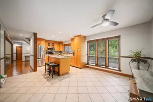 26 Vidich Ln, Naugatuck, CT 06770 - Photo 6