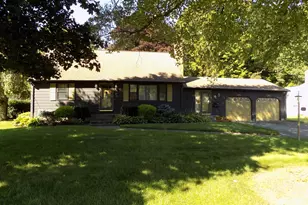 29 Lochaven Rd, Bristol, CT 06010 - Photo 2
