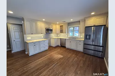 9 Lakeview Avenue, Shelton, CT 06484 - Photo 6