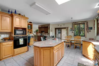 7 Regency Drive, North Haven, CT 06473 - Photo 6