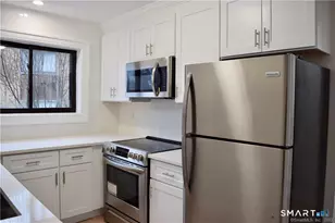 121 Kennedy Dr, Bridgeport, CT 06606 - Photo 2