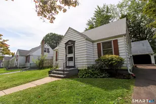 40 Saltonstall Pl, East Haven, CT 06512 - Photo 2