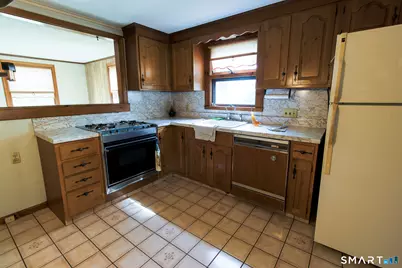 40 Saltonstall Place, East Haven, CT 06512 - Photo 4