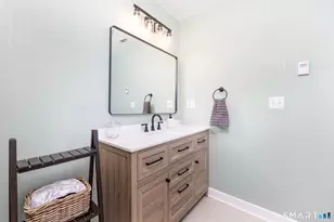 16 Dorrance Pl, Hamden, CT 06518 - Photo 32