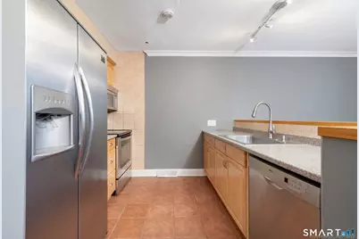 91 Orangewood West #91, Derby, CT 06418 - Photo 4