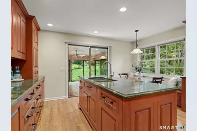 48 Chestnut Hill Lane, Stamford, CT 06903 - Photo 10