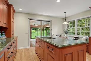48 Chestnut Hill Ln, Stamford, CT 06903 - Photo 10