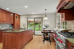 48 Chestnut Hill Ln, Stamford, CT 06903 - Photo 8