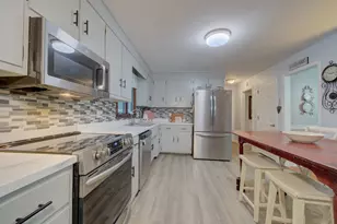 24 Queen Eleanor Dr, Ledyard, CT 06335 - Photo 2