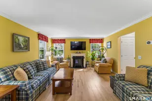 5 Pequot Ct, Monroe, CT 06468 - Photo 14