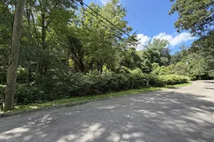 431 Haviland Rd, Stamford, CT 06903 - Photo 2