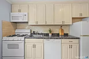 28 Courtland Ave, Stamford, CT 06902 - Photo 14