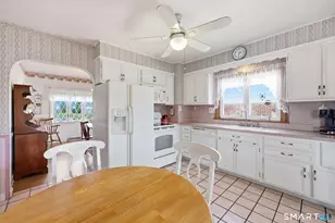 155 Baker St, Bridgeport, CT 06606 - Photo 10