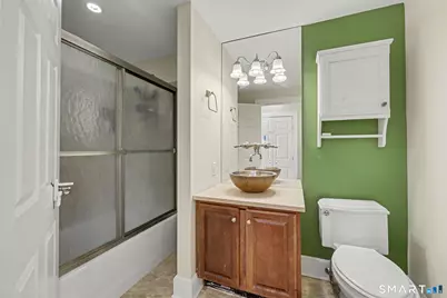215 Knickerbocker Avenue, Stamford, CT 06907 - Photo 10