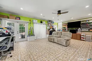 215 Knickerbocker Ave, Stamford, CT 06907 - Photo 20