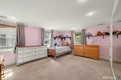 215 Knickerbocker Avenue, Stamford, CT 06907 - Photo 12