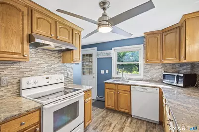 19 Marion Street, Hartford, CT 06106 - Photo 10