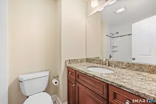 615 Cherokee Ln, Stratford, CT 06614 - Photo 12