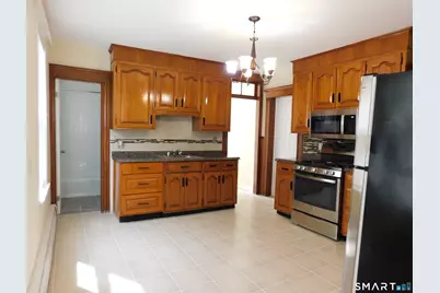 129 Kent Avenue, Bridgeport, CT 06610 - Photo 2