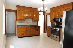 129 Kent Ave, Bridgeport, CT 06610 - Photo 2