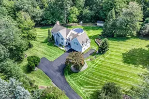 27 Brittany Dr, Durham, CT 06422 - Photo 2