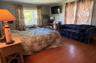 39 Grove St, Wallingford, CT 06492 - Photo 4