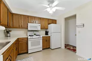 140 Thompson St, East Haven, CT 06513 - Photo 16