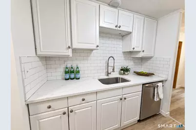 6 East Hayes Road, East Hampton, CT 06424 - Photo 4