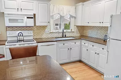 2 Hill Top View, Clinton, CT 06413 - Photo 6