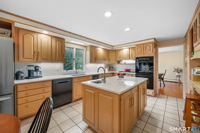 21 Watson Drive, Simsbury, CT 06070 - Photo 10