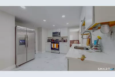 100 Englewood Avenue, Bloomfield, CT 06002 - Photo 10