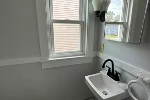 104 Spring St, Windsor Locks, CT 06096 - Photo 20