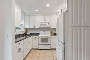19 Colonial Rd, Stamford, CT 06906 - Photo 10