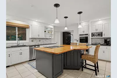 550 Wellington Drive, Fairfield, CT 06824 - Photo 8