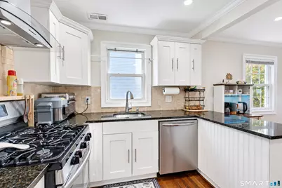 221 Third Avenue, West Haven, CT 06516 - Photo 14